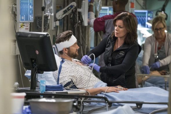 Код Черен: Възможен сезон четвърти; CBS обмисля съживяване на отменени медицински серии